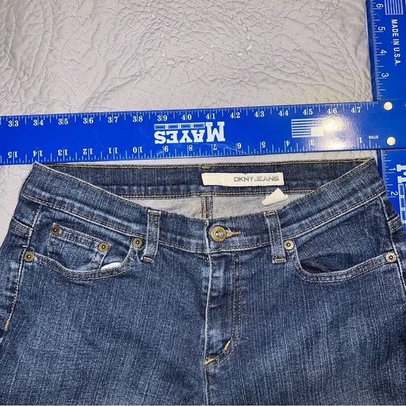 DKNY Bootcut Jeans Size 6p Dark Denim - Picture 4 of 9